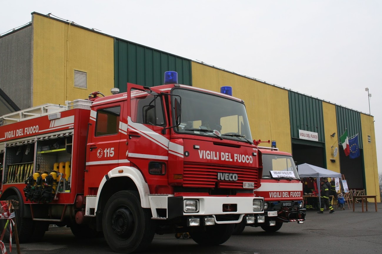 Vigili del Fuoco Volontari di <b>Lazzate</b>